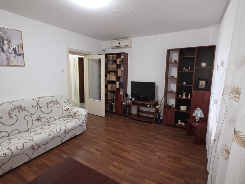 Basarabia, bd. Chisinau, aproape de Stadionul National, semistradal, ocazie