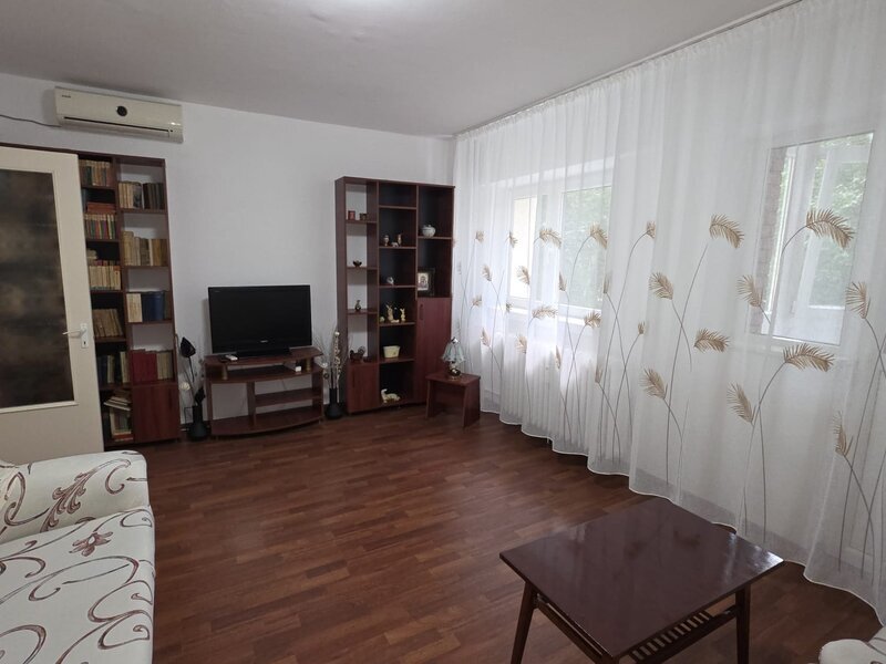 Basarabia, bd. Chisinau, aproape de Stadionul National, semistradal, ocazie